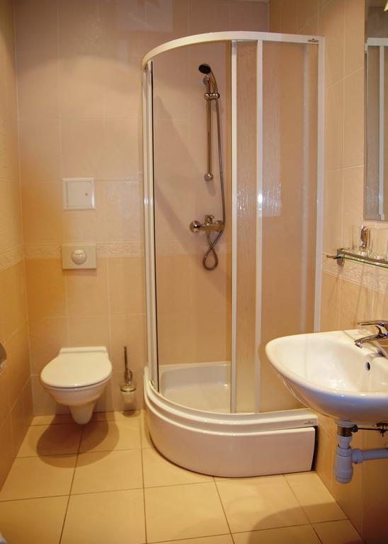 Hotel Savoy Lodź Bagian luar foto